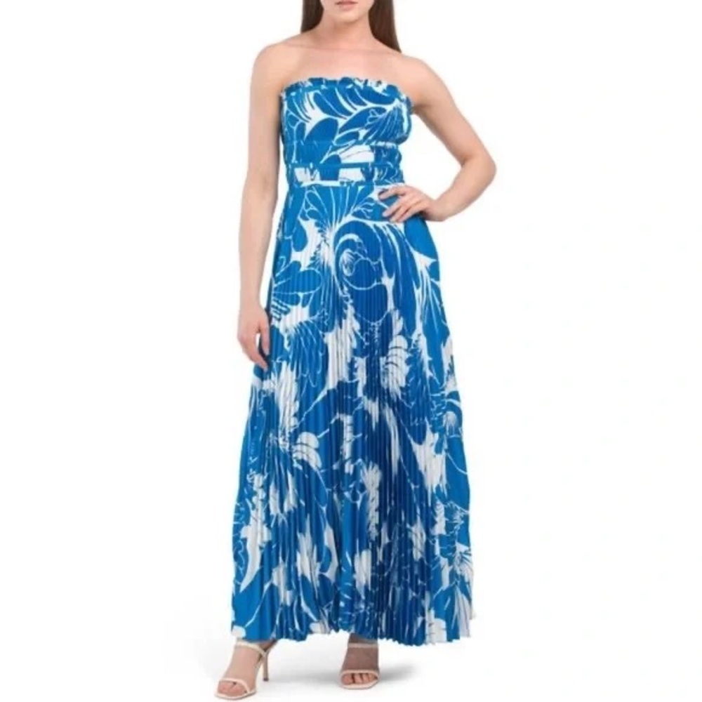 Elegant Blue Floral Strapless Dress - Picture 3 of 13
